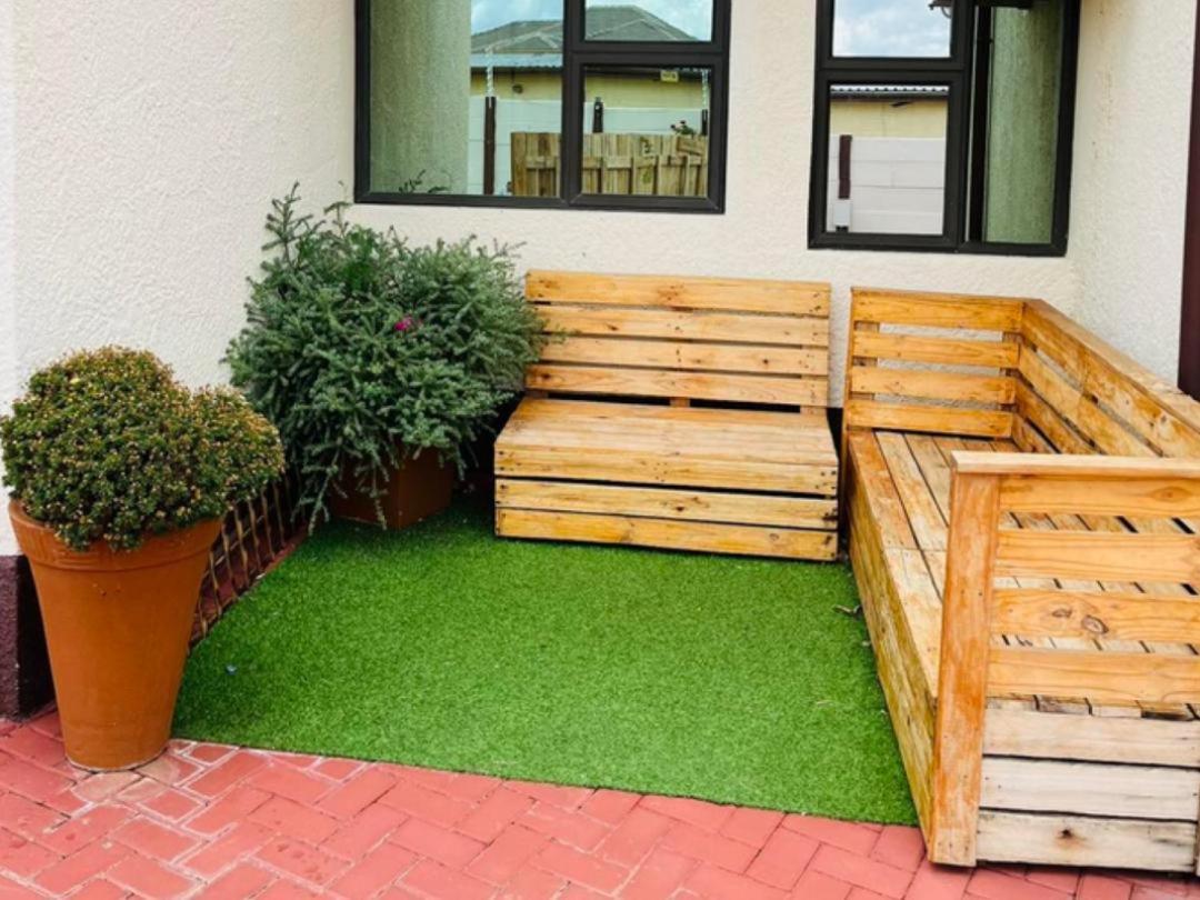 Dalarize Guesthouse Windhoek Eksteriør bilde